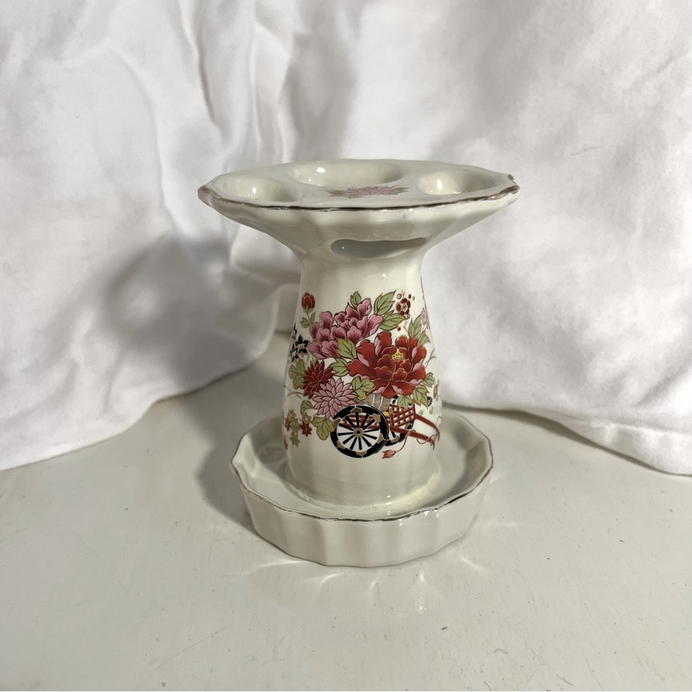 Japanese toothbrush holder